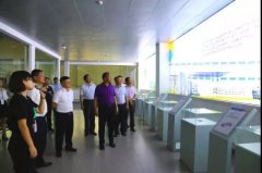 新疆若羌縣委副書記、縣長艾山江帶領考察團走